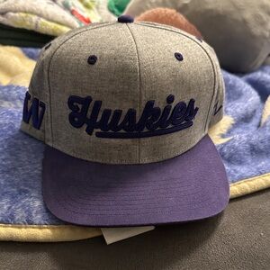 Huskies Cap - Gray and Purple